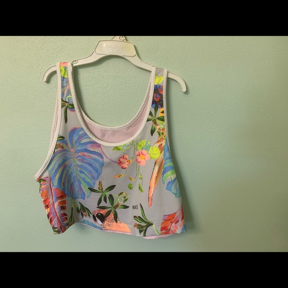 Top Nike - Picture 2 of 2